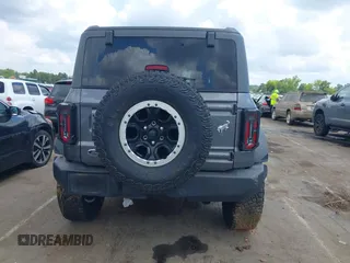 2024 Ford Bronco Outer Banks z VIN 1FMDE8BHXRLA40761, wystawiony jako IAAI lot #42704734 z przebiegiem 22 706 mil mil oraz . Historia ofert i sprzedaży dostępna na DreamBid. Obrazek 16.