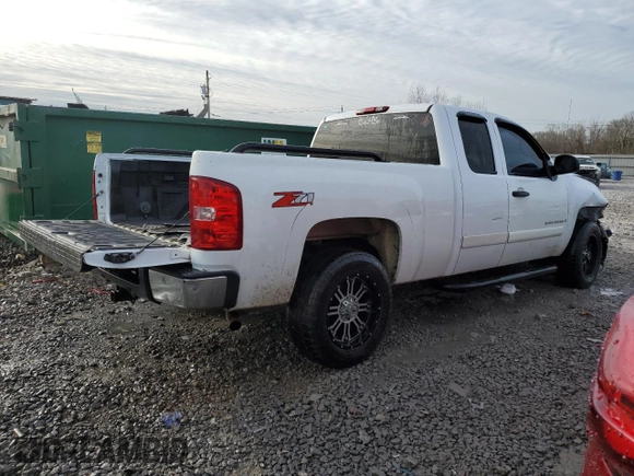 2007 Chevrolet Silverado 1500 LT w/2LT with VIN 2GCEC190171730780, listed as a Copart auction lot 42031455 with Not Provided miles and Salvage Title. Bid and sale history available at carsss.com. Image 3.