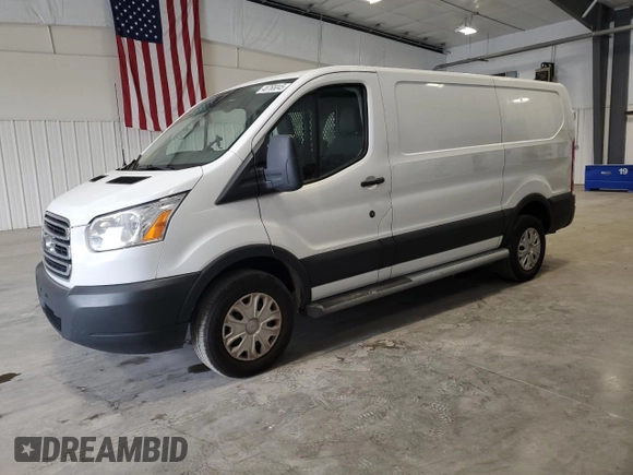 2019 Ford Transit z VIN 1FTYR1ZM9KKB51799, wystawiony jako Copart lot #48765045 z przebiegiem 261 954 mil mil oraz Szkoda całkowita • Salvage title. Historia ofert i sprzedaży dostępna na DreamBid. Obrazek 1.
