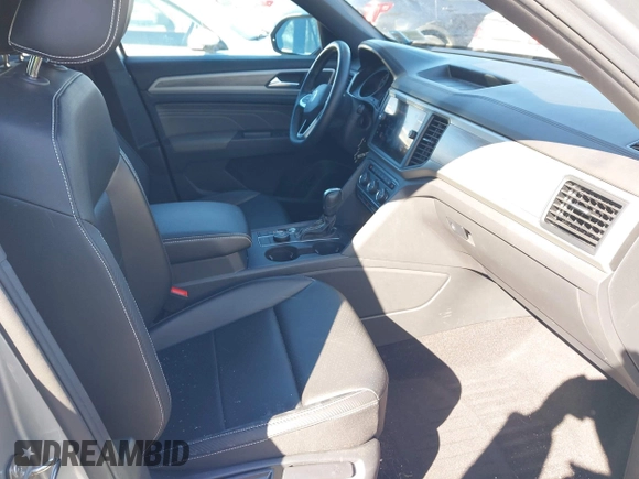 2021 Volkswagen Atlas SE with VIN 1V2KE2CA4MC228516, listed as a IAAI auction lot 41630396 with 53,946 mi miles and . Bid and sale history available at DreamBid. Image 5.