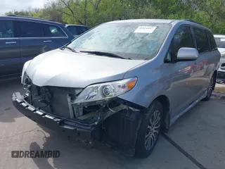 2019 Toyota Sienna XLE Auto Access Seat with VIN 5TDYZ3DC5KS977360, listed as a IAAI auction lot 41911897 with 71,200 mi miles. Bid and sale history available at carsss.com. Image 18.