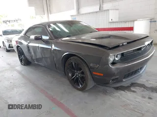 2018 Dodge Challenger SXT Plus z VIN 2C3CDZAG2JH280295, wystawiony jako IAAI lot #42397023 z przebiegiem 161 900 mil mil oraz . Historia ofert i sprzedaży dostępna na DreamBid. Obrazek 1.