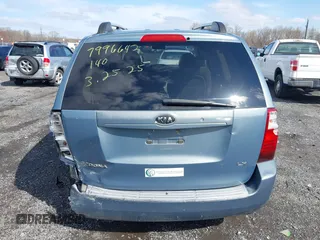 2008 Kia Sedona LX with VIN KNDMB233686204047, listed as a IAAI auction lot 41904157 with 123,700 mi miles. Bid and sale history available at carsss.com. Image 16.