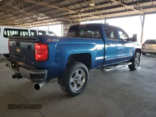 2016 Chevrolet Silverado 3500HD LTZ z VIN 1GC4K0C87GF258682, wystawiony jako Copart lot #57608235 z przebiegiem 213 684 mil mil oraz Szkoda całkowita • Salvage title. Historia ofert i sprzedaży dostępna na DreamBid. Obrazek 3.
