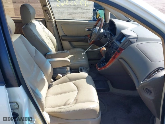 2001 Lexus RX 300 with VIN JTJHF10U810202173, listed as a IAAI auction lot 41775565 with 251,989 mi miles. Bid and sale history available at carsss.com. Image 5.