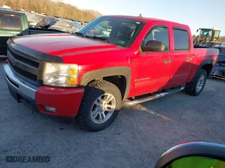 2011 Chevrolet Silverado 1500 LT with VIN 1GCPKSE33BF142141, listed as a IAAI auction lot 41041135 with 194,047 mi miles. Bid and sale history available at carsss.com. Image 18.