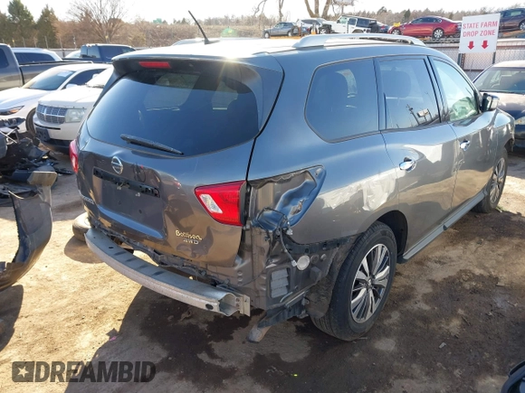 2017 Nissan Pathfinder SV with VIN 5N1DR2MM2HC613081, listed as a IAAI auction lot 41644059 with 137,371 mi miles. Bid and sale history available at carsss.com. Image 4.