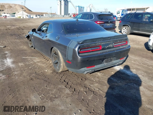 2016 Dodge Challenger R/T Scat Pack z VIN 2C3CDZFJ1GH249729, wystawiony jako IAAI lot #41589369 z przebiegiem 44 555 mil mil oraz . Historia ofert i sprzedaży dostępna na DreamBid. Obrazek 3.