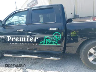 2013 Ram 1500 SLT z VIN 1C6RR6LG8DS545809, wystawiony jako IAAI lot #42013194 z przebiegiem 154 603 mil mil oraz . Historia ofert i sprzedaży dostępna na DreamBid. Obrazek 14.
