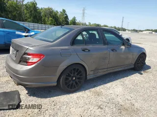 2010 Mercedes-Benz C 300 Sport z VIN WDDGF5EB0AR088894, wystawiony jako Copart lot #58411095 z przebiegiem Nie podano mil oraz Czysty tytuł • Clean title. Historia ofert i sprzedaży dostępna na DreamBid. Obrazek 3.