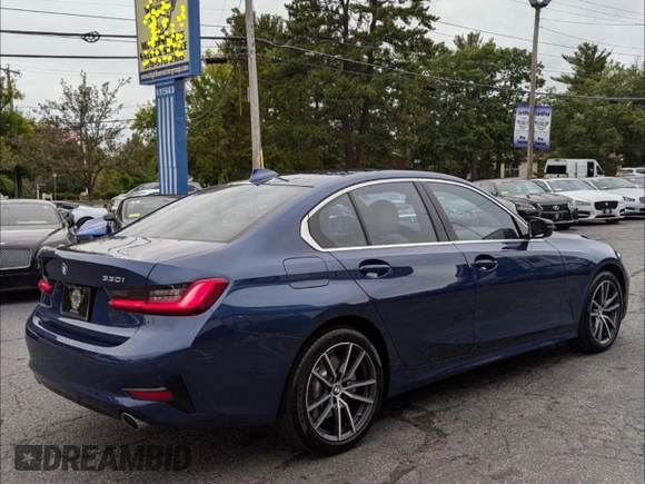 2021 BMW 3 Series 330i xDrive with VIN WBA5R7C05MFL07633, listed as a Copart auction lot 44218855 with 33,325 mi miles and Clean Title. Bid and sale history available at carsss.com. Image 4.