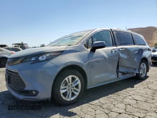 2022 Toyota Sienna XLE Woodland Edition with VIN 5TDASKFC1NS057260, listed as a Copart auction lot 67475584 with 59,396 mi miles and Salvage Title. Bid and sale history available at carsss.com. Image 1.