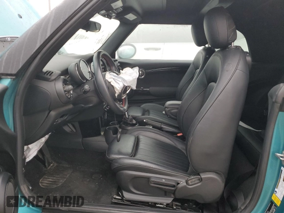 2019 MINI Convertible Cooper S z VIN WMWWG9C56K3E40260, wystawiony jako Copart lot #82885464 z przebiegiem 117 256 mil mil oraz Szkoda całkowita • Salvage title. Historia ofert i sprzedaży dostępna na DreamBid. Obrazek 7.