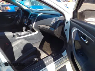 2015 Nissan Altima S with VIN 1N4AL3AP9FN320475, listed as a IAAI auction lot 41875010 with 144,899 mi miles and . Bid and sale history available at DreamBid. Image 5.