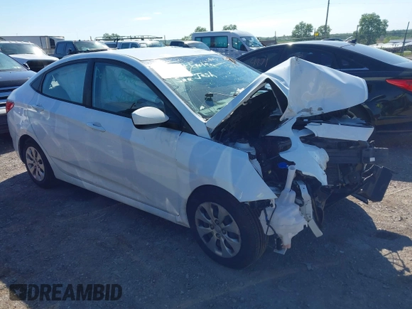 2017 Hyundai Accent SE z VIN KMHCT4AE8HU232920, wystawiony jako IAAI lot #42214731 z przebiegiem 116 586 mil mil oraz . Historia ofert i sprzedaży dostępna na DreamBid. Obrazek 1.