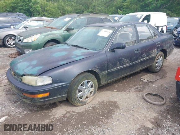 1993 Toyota Camry LE z VIN 4T1SK12E6PU248270, wystawiony jako IAAI lot #42160426 z przebiegiem 225 221 mil mil oraz . Historia ofert i sprzedaży dostępna na DreamBid. Obrazek 2.
