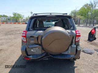 2012 Toyota RAV4 Limited с VIN 2T3DF4DV3CW212095, выставлен на аукционе IAAI как лот 42170300 с пробегом 108 713 миль миль и . История ставок и продаж доступна на DreamBid. Изображение 16.
