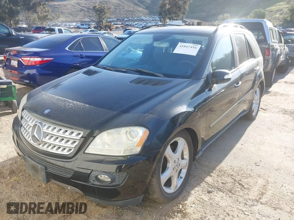 2006 Mercedes-Benz M 500 z VIN 4JGBB75EX6A003230, wystawiony jako IAAI lot #41847416 z przebiegiem 107 682 mil mil oraz . Historia ofert i sprzedaży dostępna na DreamBid. Obrazek 2.