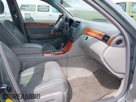 2002 Lexus LS 430 with VIN JTHBN30F820054549, listed as a IAAI auction lot 41988954 with Not Provided miles. Bid and sale history available at carsss.com. Image 5.