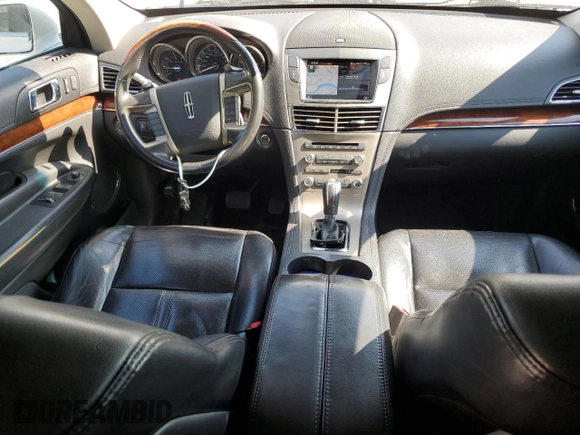 2011 Lincoln MKT with VIN 2LMHJ5AR1BBJ52039, listed as a Copart auction lot 72280004 with 275,945 mi miles and Clean Title. Bid and sale history available at DreamBid. Image 8.