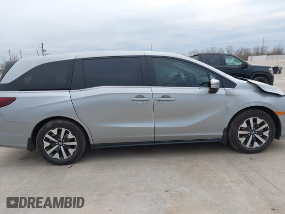 2025 Honda Odyssey EX-L with VIN 5FNRL6H60SB019825, listed as a IAAI auction lot 41295242 with 1,326 mi miles. Bid and sale history available at carsss.com. Image 13.