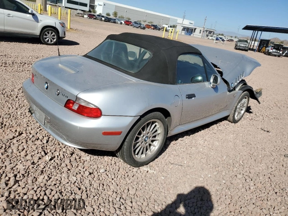 2001 BMW Z3 3.0 with VIN WBACN53491LL46300, listed as a Copart auction lot 44136155 with 154,970 mi miles and Salvage title. Bid and sale history available at DreamBid. Image 3.