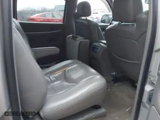 2006 Chevrolet Suburban LT with VIN 1GNFK16Z86J171637, listed as a IAAI auction lot 41919762 with 231,041 mi miles. Bid and sale history available at carsss.com. Image 8.