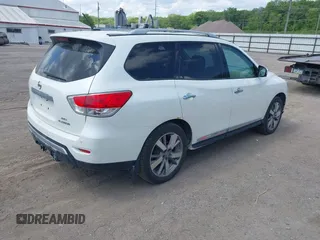 2015 Nissan Pathfinder SL with VIN 5N1AR2MM0FC707380, listed as a IAAI auction lot 42267523 with 186,383 mi miles and . Bid and sale history available at DreamBid. Image 4.