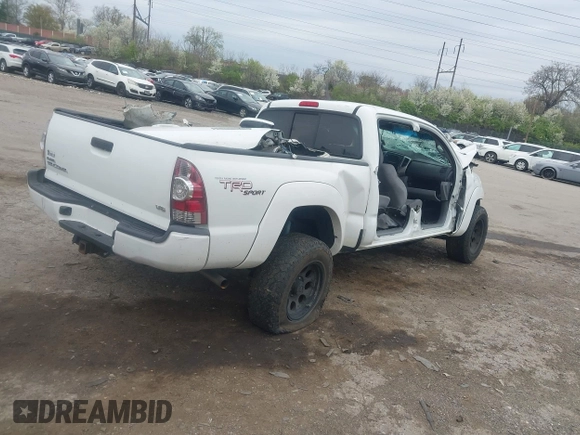 2013 Toyota Tacoma z VIN 5TFMU4FN9DX019465, wystawiony jako IAAI lot #42010194 z przebiegiem 115 812 mil mil oraz . Historia ofert i sprzedaży dostępna na DreamBid. Obrazek 4.