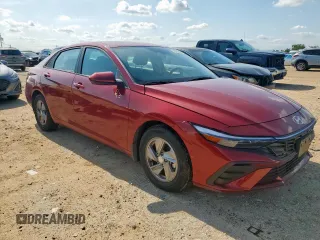 2024 Hyundai Elantra SE z VIN KMHLL4DGXRU829369, wystawiony jako Copart lot #58854565 z przebiegiem 8 112 mil mil oraz Szkoda całkowita • Salvage title. Historia ofert i sprzedaży dostępna na DreamBid. Obrazek 4.