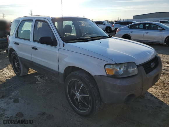 2007 Ford Escape XLS with VIN 1FMYU02Z07KB37338, listed as a Copart auction lot 83902704 with 326,105 mi miles and Salvage Title. Bid and sale history available at carsss.com. Image 4.