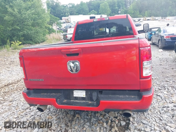2021 Ram 1500 Lone Star z VIN 1C6RREBT0MN828129, wystawiony jako IAAI lot #42268306 z przebiegiem 105 958 mil mil oraz . Historia ofert i sprzedaży dostępna na DreamBid. Obrazek 16.