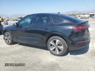 2024 Audi Q8 e-tron z VIN WA1BAAGE8RB038603, wystawiony jako Copart lot #70834514 z przebiegiem 7300 mil mil oraz Szkody całkowita. Historia ofert i sprzedaży dostępna na DreamBid. Obrazek 2.