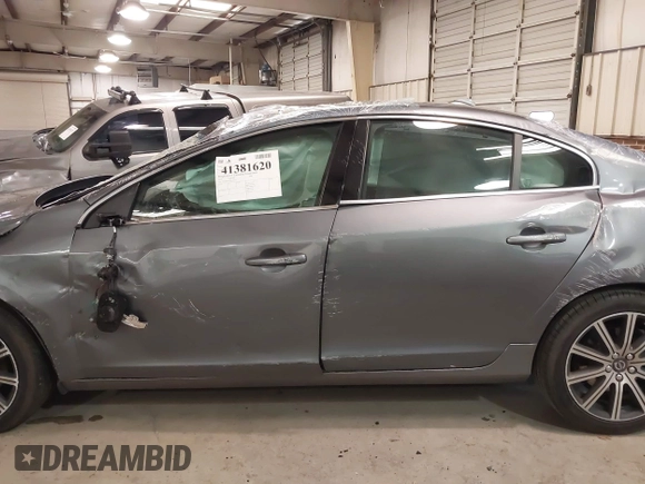 2017 Volvo S60 Inscription with VIN LYV402HK1HB129530, listed as a IAAI auction lot 41381620 with 53,031 mi miles. Bid and sale history available at carsss.com. Image 14.
