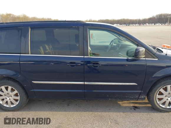2016 Chrysler Town & Country Touring with VIN 2C4RC1BG8GR185588, listed as a IAAI auction lot 41990133 with 153,554 mi miles and . Bid and sale history available at DreamBid. Image 14.