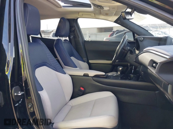 2021 Lexus UX with VIN JTHP3JBH2M2045075, listed as a IAAI auction lot 40979086 with 44,578 mi miles. Bid and sale history available at carsss.com. Image 5.