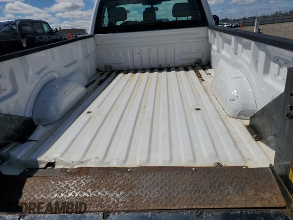 2019 Ford F-150 XL z VIN 1FTMF1CB0KKC19082, wystawiony jako Copart lot #54424375 z przebiegiem 83 107 mil mil oraz Nie do naprawy • Non repairable. Historia ofert i sprzedaży dostępna na DreamBid. Obrazek 10.