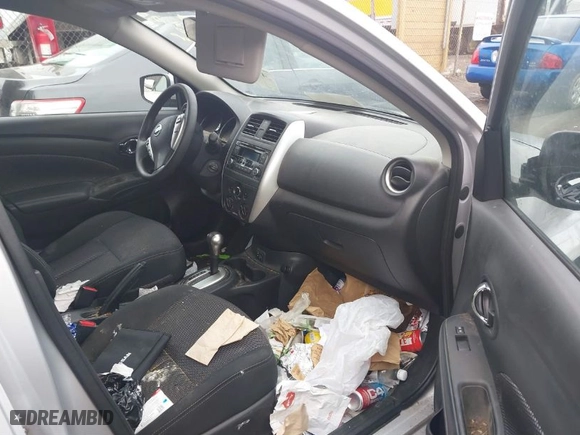 2017 Nissan Versa Sedan SV with VIN 3N1CN7AP3HK472722, listed as a IAAI auction lot 41672450 with 76,835 mi miles. Bid and sale history available at carsss.com. Image 5.
