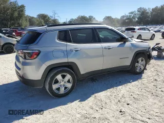 2022 Jeep Compass Altitude z VIN 3C4NJCBB7NT139457, wystawiony jako Copart lot #83322804 z przebiegiem 47 017 mil mil oraz Szkoda całkowita • Salvage title. Historia ofert i sprzedaży dostępna na DreamBid. Obrazek 3.