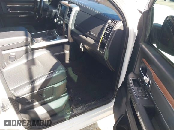 2018 Ram 1500 Laramie with VIN 1C6RR6VT1JS250301, listed as a IAAI auction lot 42736798 with 93,532 mi miles and . Bid and sale history available at DreamBid. Image 5.