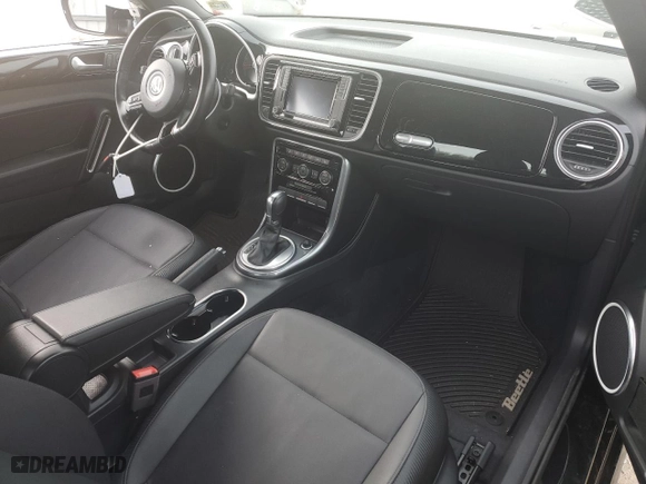 2019 Volkswagen Beetle SE with VIN 3VWJD7AT6KM711421, listed as a Copart auction lot 87172354 with NaN miles and Salvage Title. Bid and sale history available at carsss.com. Image 8.