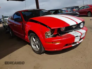 2006 Ford Mustang GT Deluxe with VIN 1ZVFT82HX65257131, listed as a IAAI auction lot 41914126 with 122,750 mi miles. Bid and sale history available at carsss.com. Image 1.