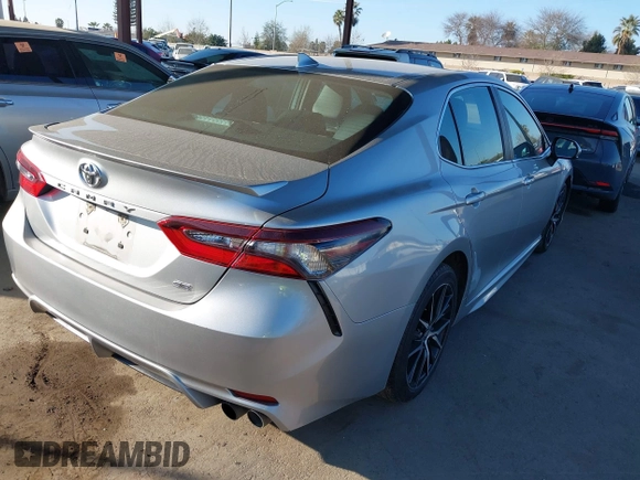 2021 Toyota Camry SE Nightshade with VIN 4T1G11AK0MU412835, listed as a IAAI auction lot 41592078 with 106,270 mi miles. Bid and sale history available at carsss.com. Image 4.