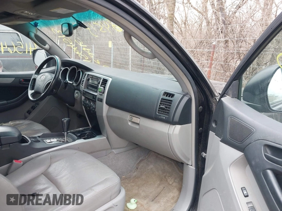 2006 Toyota 4Runner SR5 with VIN JTEZU14R160082920, listed as a IAAI auction lot 41564513 with 222,910 mi miles and . Bid and sale history available at DreamBid. Image 5.