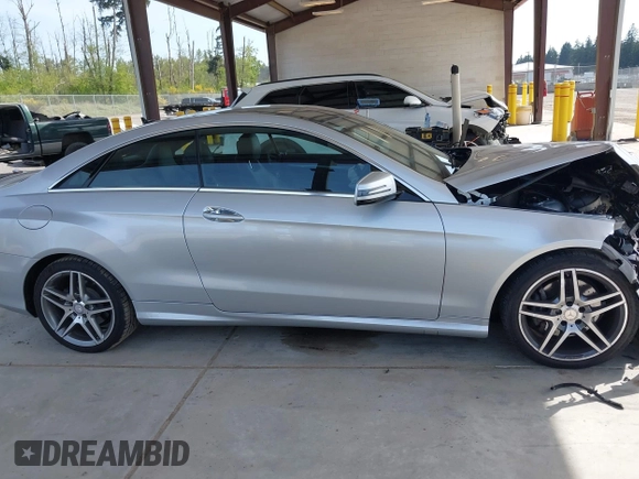 2016 Mercedes-Benz E 400 with VIN WDDKJ6HB6GF328700, listed as a IAAI auction lot 42157340 with 125,183 mi miles and . Bid and sale history available at DreamBid. Image 13.
