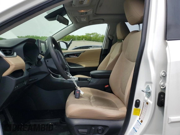 2019 Toyota RAV4 XLE with VIN JTMP1RFV6KD518001, listed as a Copart auction lot 58648895 with 44,309 mi miles and Salvage title. Bid and sale history available at DreamBid. Image 7.