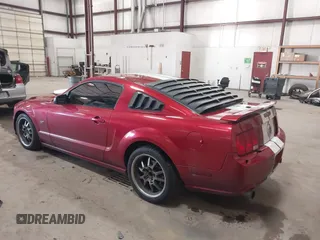 2007 Ford Mustang GT Deluxe with VIN 1ZVHT82H275199493, listed as a IAAI auction lot 41637746 with 98,856 mi miles. Bid and sale history available at carsss.com. Image 3.