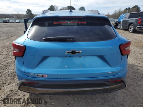 2025 Chevrolet Trax ACTIV with VIN KL77LKEP1SC053604, listed as a Copart auction lot 49695795 with 10,705 mi miles and Salvage Title. Bid and sale history available at carsss.com. Image 6.