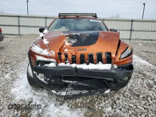 2016 Jeep Cherokee Trailhawk z VIN 1C4PJMBB5GW299512, wystawiony jako Copart lot #45356355 z przebiegiem Nie podano mil oraz Szkoda całkowita • Salvage title. Historia ofert i sprzedaży dostępna na DreamBid. Obrazek 5.