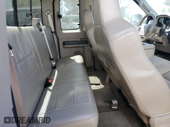 2010 Ford F-250 XL z VIN 1FTSX2BR5AEA72246, wystawiony jako Copart lot #63031345 z przebiegiem 183 466 mil mil oraz Czysty tytuł • Clean title. Historia ofert i sprzedaży dostępna na DreamBid. Obrazek 10.